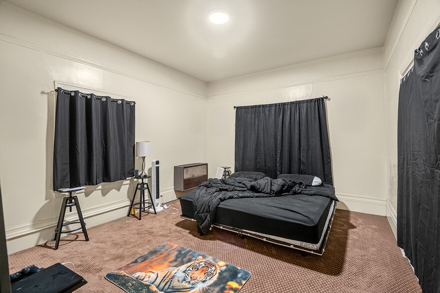 More Photos Of 2874-2882 Telegraph ave, Oakland Apartments For Sale