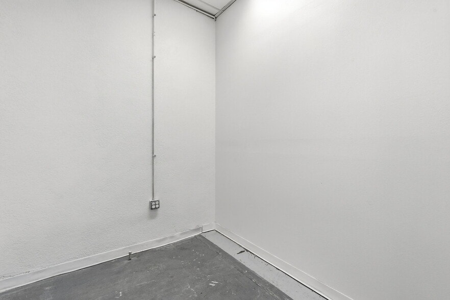 More Photos Of 236 W Coolidge Ave, Coolidge Storefront Retail Residential For Sale