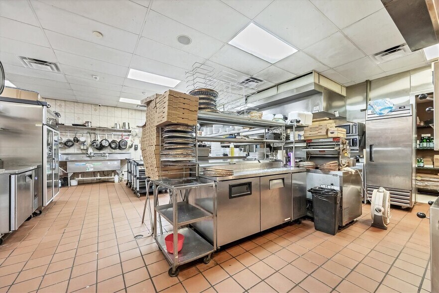 More Photos Of N TAMIAMI TRL NOKOMIS FL 34275, Nokomis General Retail For Sale