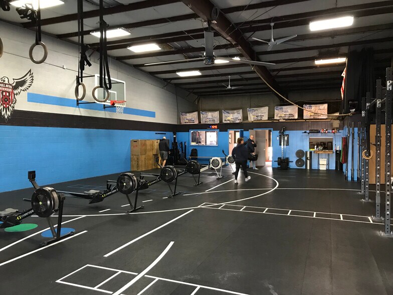 More Photos Of 4-8 Boland Ct, Greenville Flex For Lease