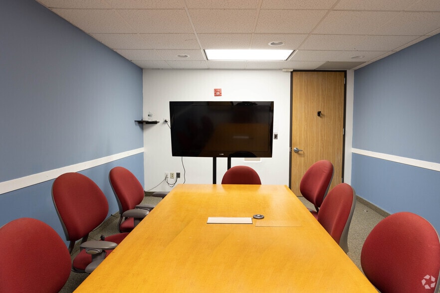 More Photos Of 220 Davidson Ave, Somerset Office For Lease