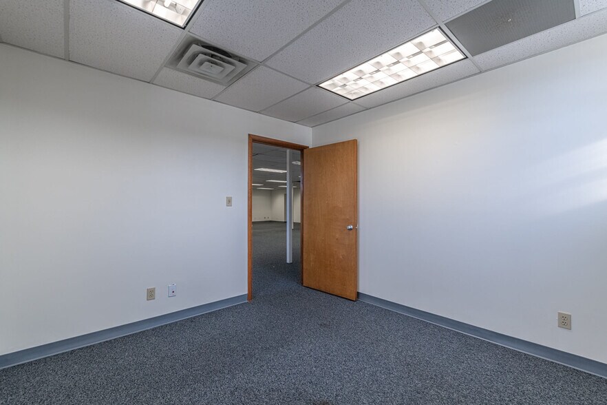 More Photos Of 1130 Vester Ave, Springfield Medical For Lease