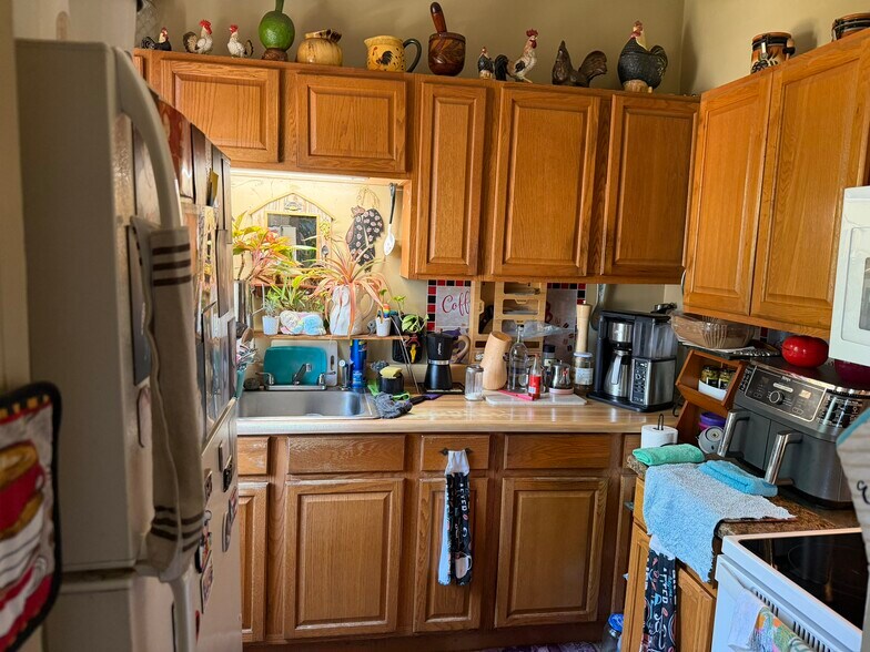 More Photos Of 1362 State St, New Haven Storefront Retail Residential For Sale