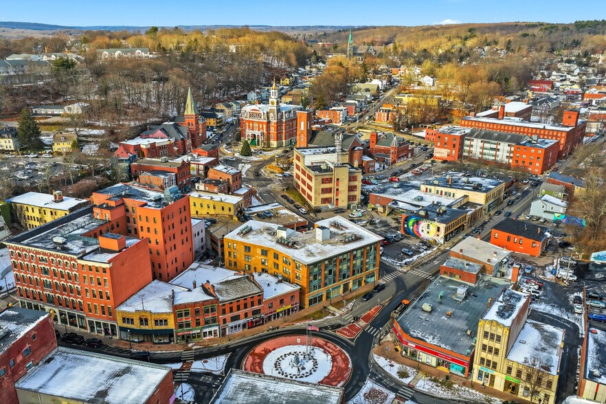 More Photos Of 16 Franklin St, Norwich Apartments For Lease