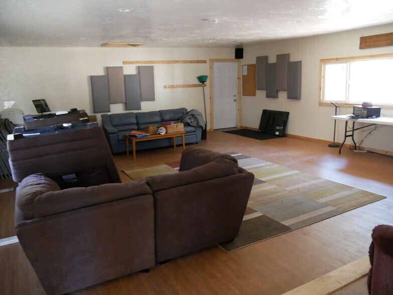More Photos Of 42193 Seven Oaks Road, Angelus Oaks Specialty For Sale
