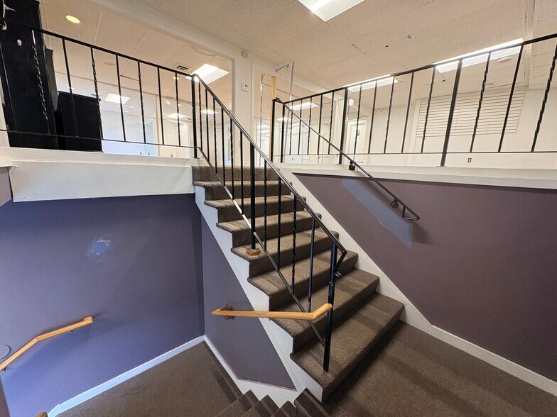 More Photos Of 1875 Main St, Tewksbury Storefront For Lease