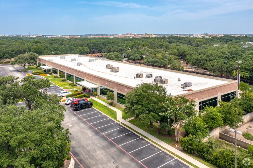 More Photos Of 17319 San Pedro Ave, San Antonio Unknown For Lease
