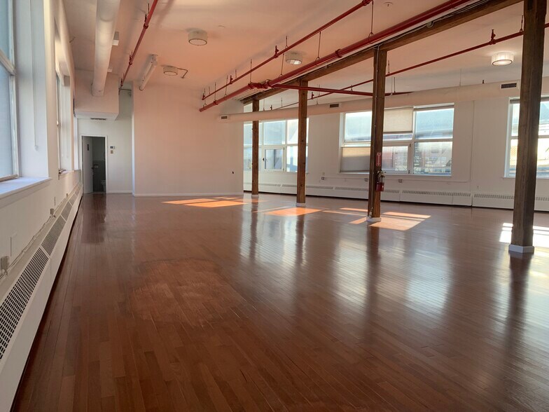 More Photos Of 110 York St, Brooklyn Office For Lease