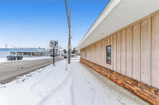 More Photos Of 1301-1305 S Central Ave, Marshfield Convenience Store For Sale