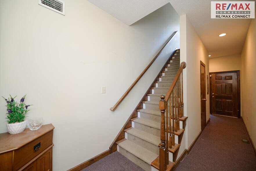 More Photos Of 760 McGuire Pl, Newport News Office For Sale