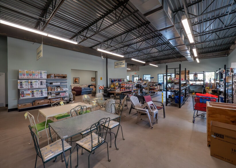 More Photos Of 2555 Bethel Rd, Columbus Freestanding For Lease