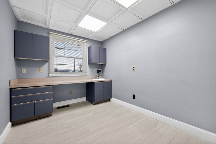 More Photos Of 1701 Wynwood Dr, Cinnaminson Medical For Sale