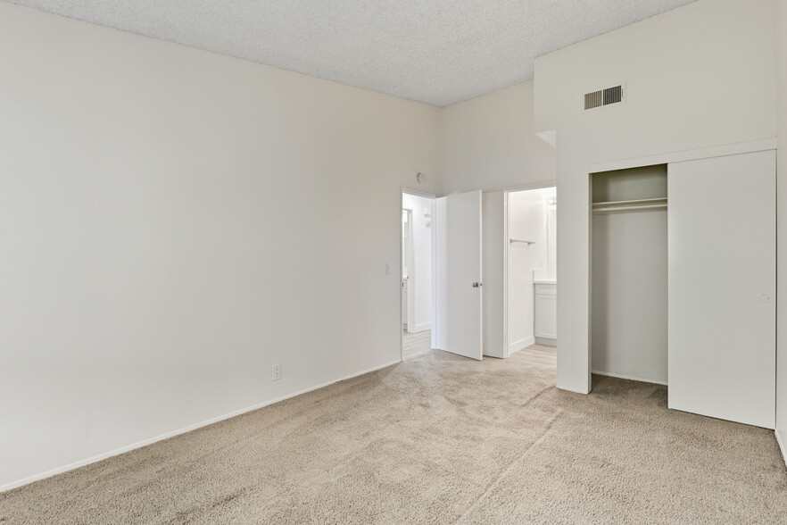 More Photos Of 4583-4585 36th St, San Diego Apartments For Sale