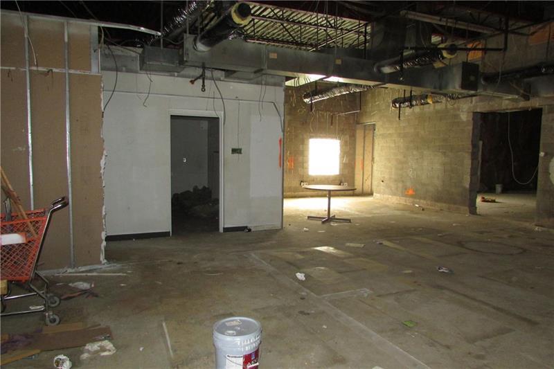 More Photos Of 7025 Clairton Rd, West Mifflin Flex For Lease