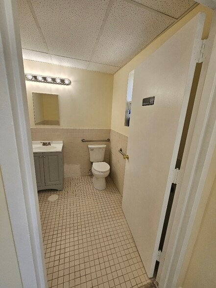 More Photos Of 1079-1083 Willis Ave, Albertson Storefront For Lease