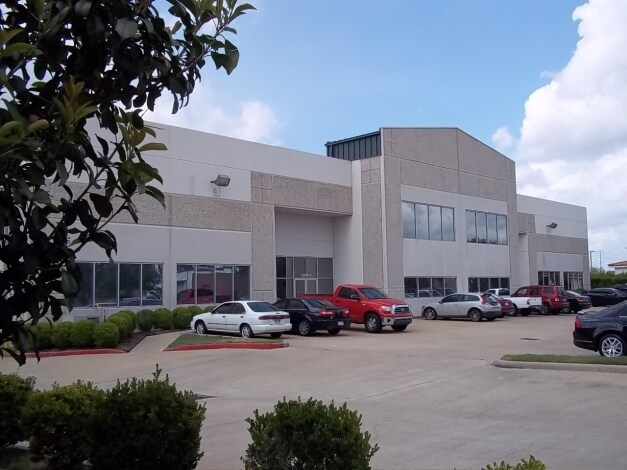 Primary Photo Of 10415 Westpark Dr, Houston Warehouse For Lease