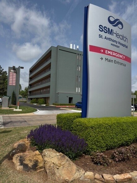 More Photos Of 2801 Parklawn Dr, Midwest City Medical For Lease