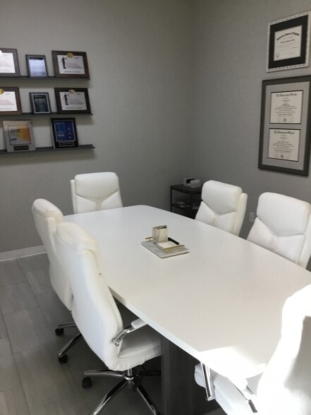 More Photos Of 385 W Main St, Lewisville Office For Lease