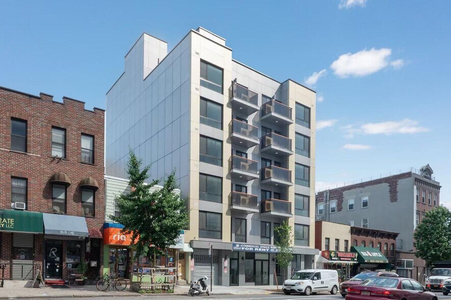 Primary Photo Of 643 5th Ave, Brooklyn Apartments For Lease