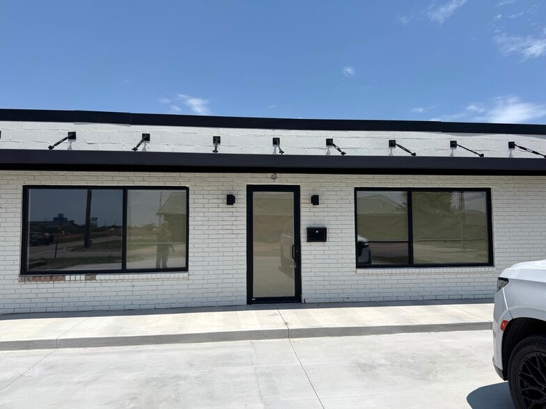 More Photos Of 201 SE 3rd St, Oklahoma City Office For Lease