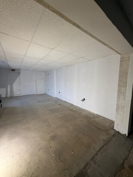 More Photos Of 4300 Amelia Ave, Lyons General Retail For Lease