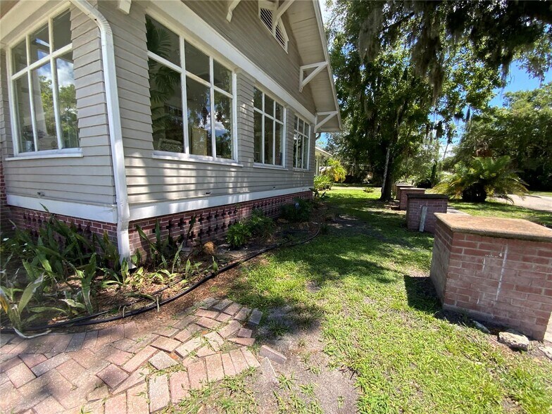 More Photos Of 606 E Oak St, Arcadia Hospitality For Sale