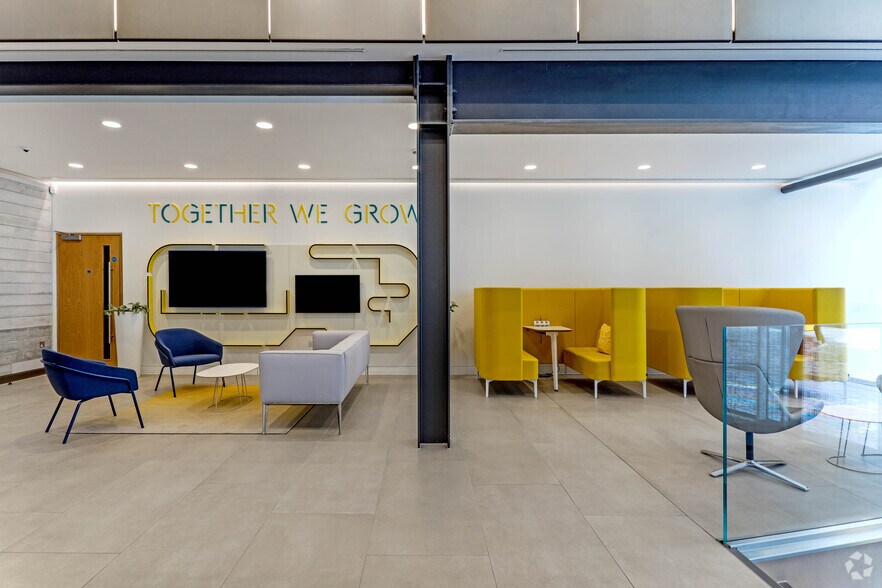 More Photos Of 77 Fulham Palace Rd, London Coworking Space