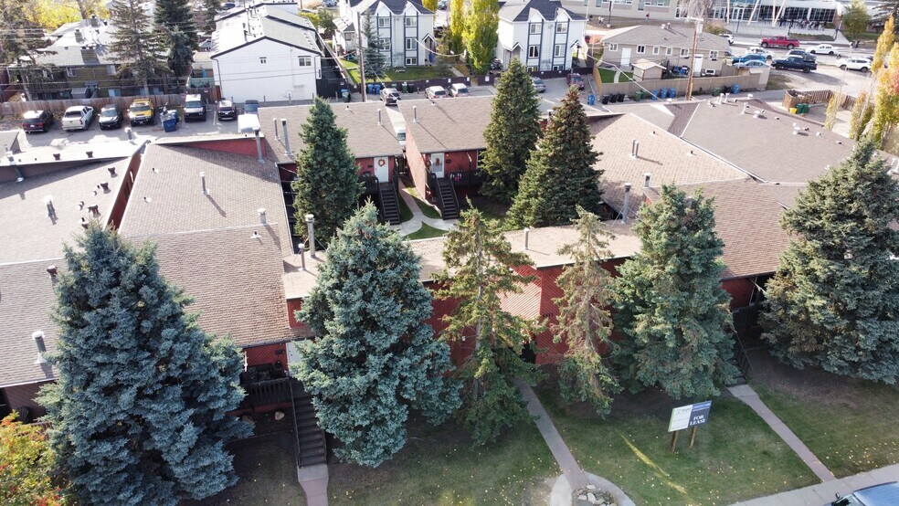 More Photos Of 4607 73 St NW, Calgary Apartments For Sale