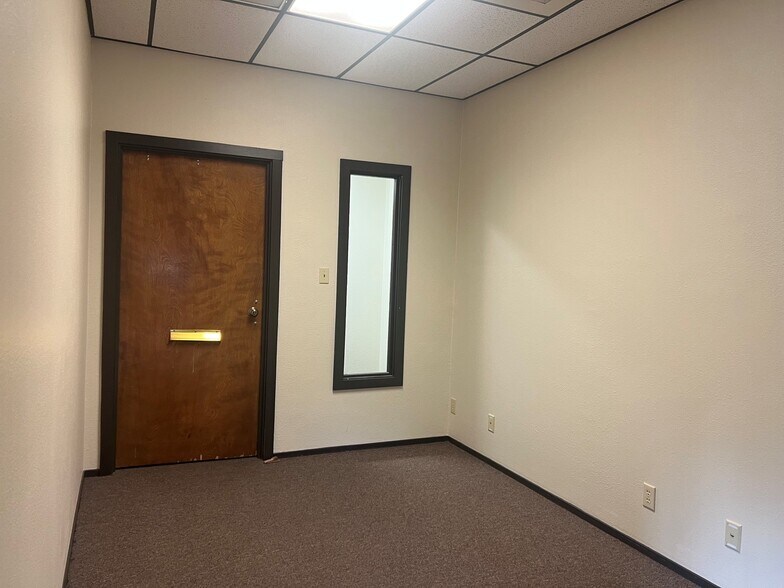 More Photos Of 2140 Jefferson St, Napa Office For Lease