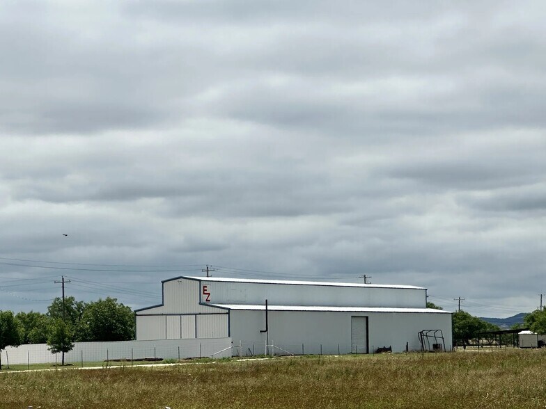 Primary Photo Of 182 Cr-335, Abilene Warehouse For Lease