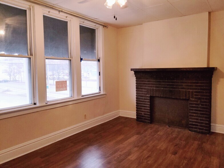 More Photos Of 212 20th St, Huntington Storefront Retail Residential For Sale