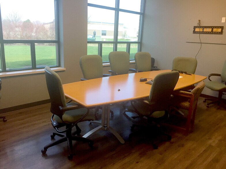 More Photos Of 2702 Agriculture Dr, Madison Office For Lease