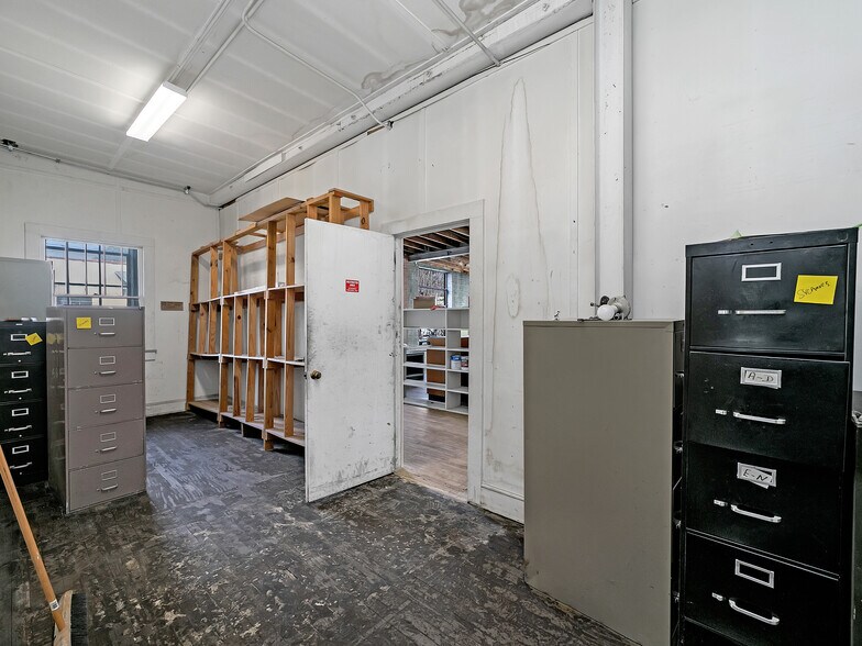 More Photos Of 37 N Broad St, Brevard Storefront Retail Office For Lease