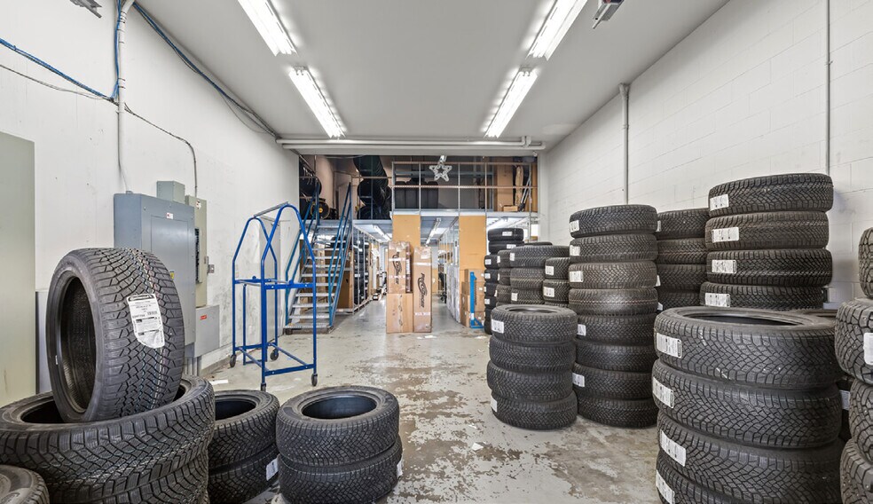 More Photos Of 1200 Leathead Rd, Kelowna Auto Dealership For Sale