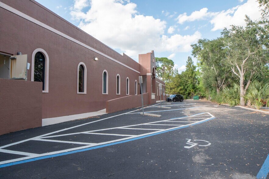 More Photos Of 2484 Caring Way, Port Charlotte Medical For Lease