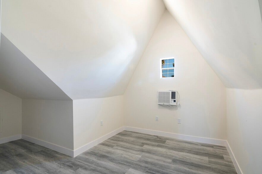 More Photos Of 1732 N Wilton Pl, Los Angeles Apartments For Sale