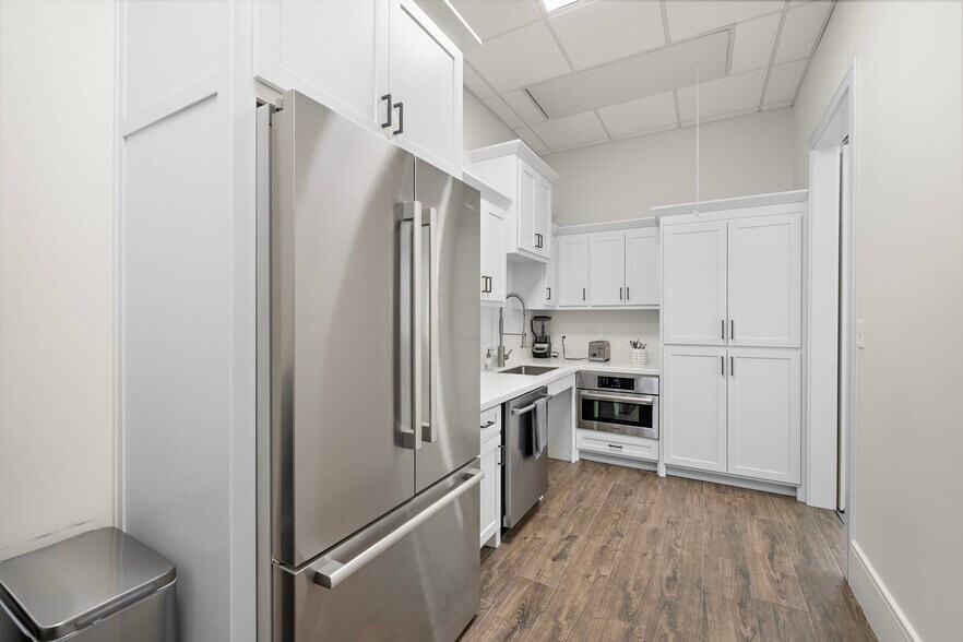 More Photos Of 16712 Huffmeister Rd, Cypress Unknown For Lease