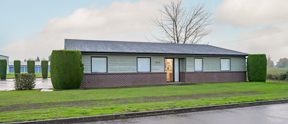 More Photos Of 1940 NE Colvin Ct, McMinnville Industrial For Lease