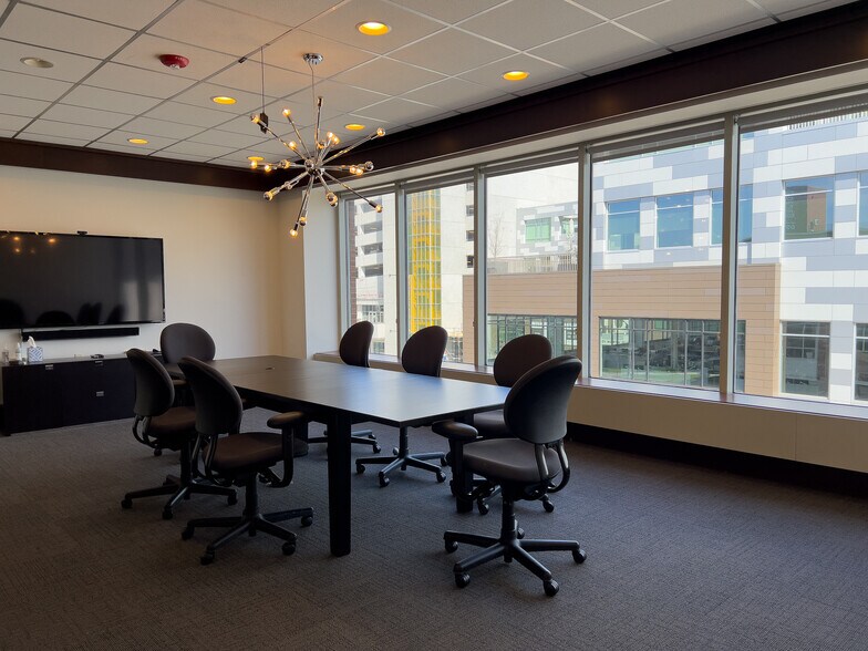 More Photos Of 100 N Queen St, Lancaster Office For Sale