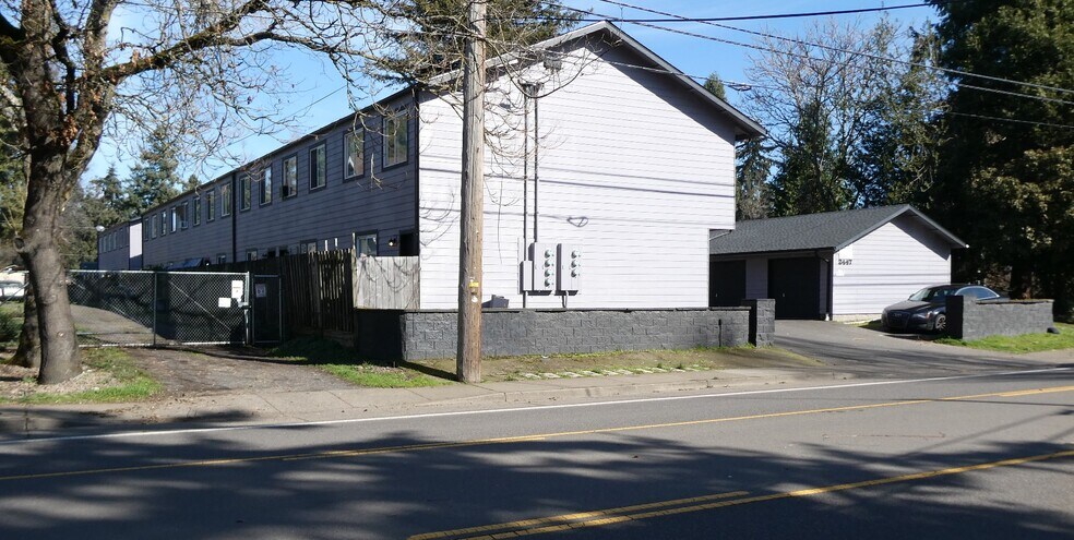 More Photos Of 2447 Roosevelt Blvd, Eugene Apartments For Sale