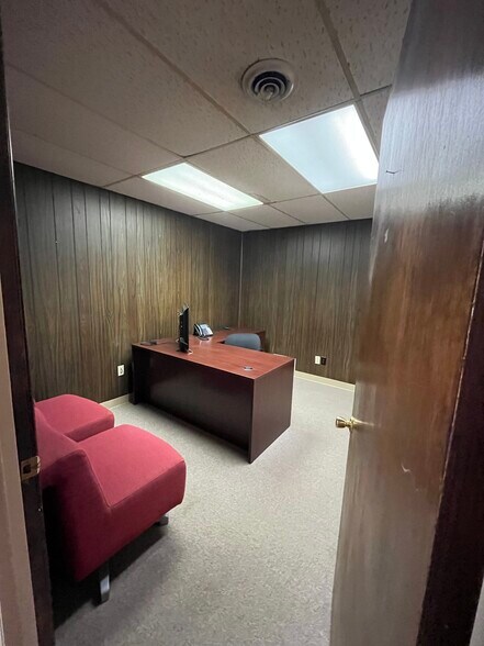 More Photos Of 7643 Highway 178, Olive Branch Office For Sale