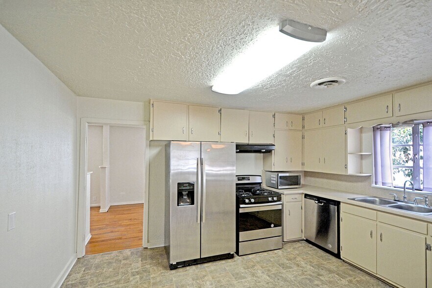 More Photos Of 268 E Mill St, New Braunfels Medical For Lease