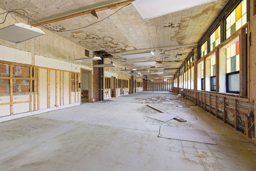 More Photos Of 642 S Main St, Central Square Office Residential For Lease