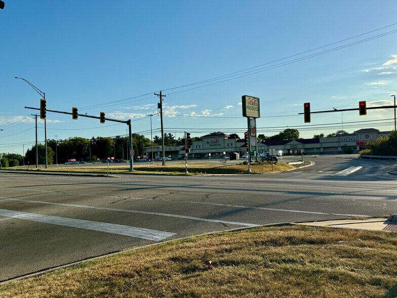 More Photos Of 6550 N Alpine Rd, Loves Park Supermarket For Lease