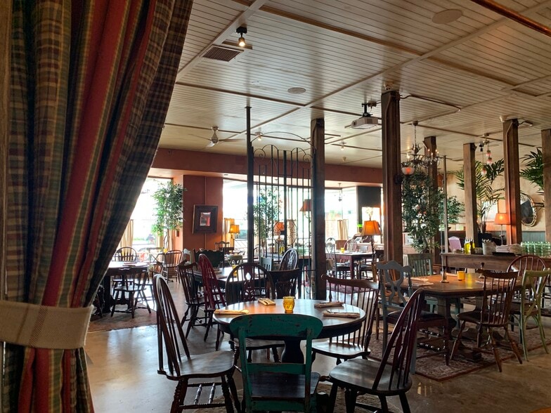 More Photos Of 1076-1080 S Fairfax Ave, Los Angeles Restaurant For Sale