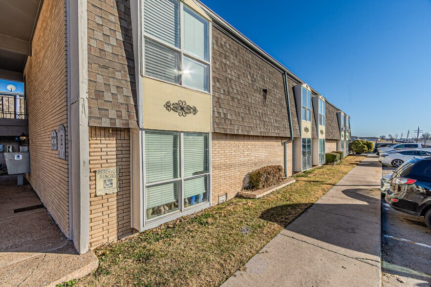 More Photos Of 4635 W Gore Blvd, Lawton Apartments For Sale