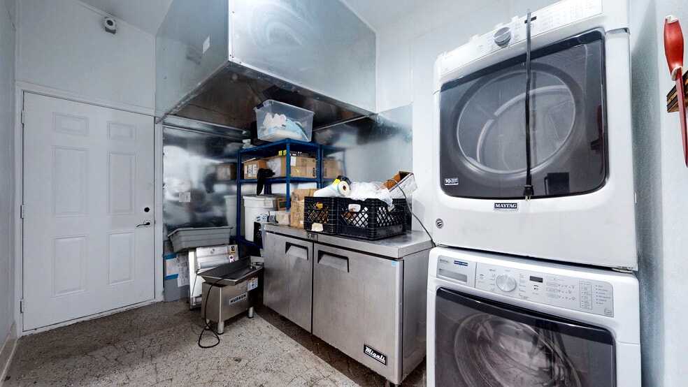 More Photos Of 6500 Foothill Blvd, Tujunga Restaurant For Sale