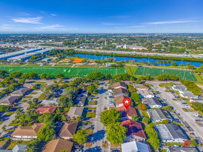 More Photos Of 1471 NW 22nd St, Fort Lauderdale Multifamily For Sale