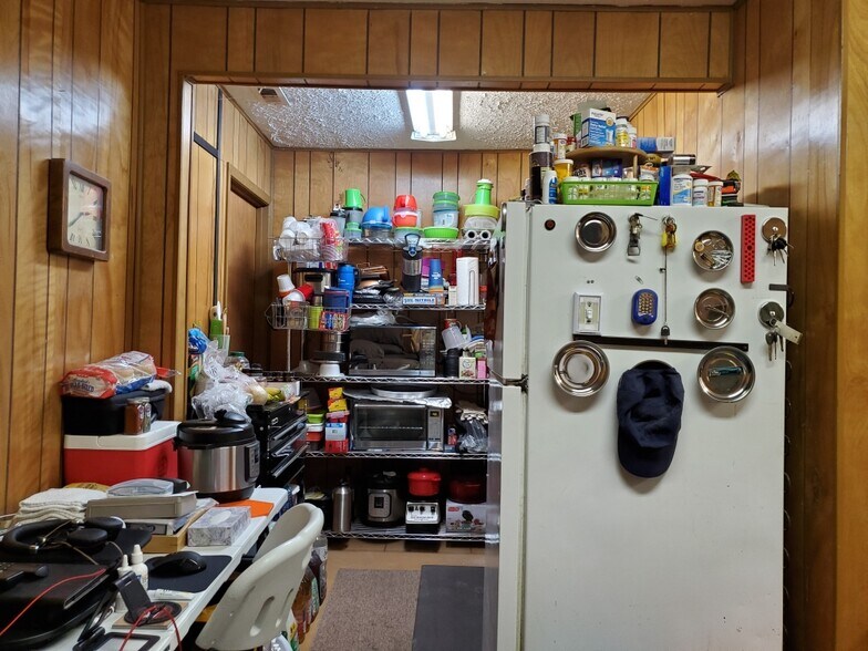 More Photos Of 410 W Canino Rd, Houston Manufacturing For Sale