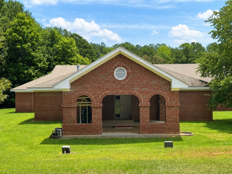 More Photos Of 847 New Hope Rd, Fayetteville Religious Facility For Sale